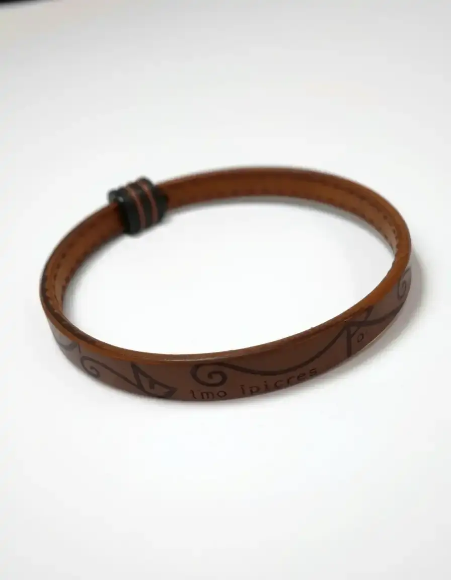 Cognac engraved leather bracelet with personalized plate